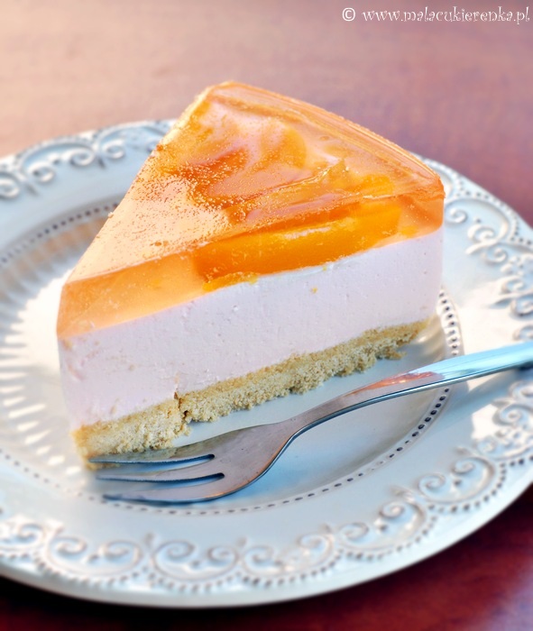 tort szampanski z brzoskwiniami